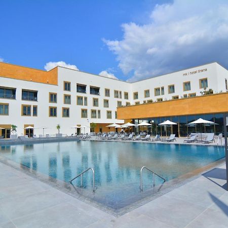 Mk Hotel Tirana Ринас Экстерьер фото The hotel's swimming pool