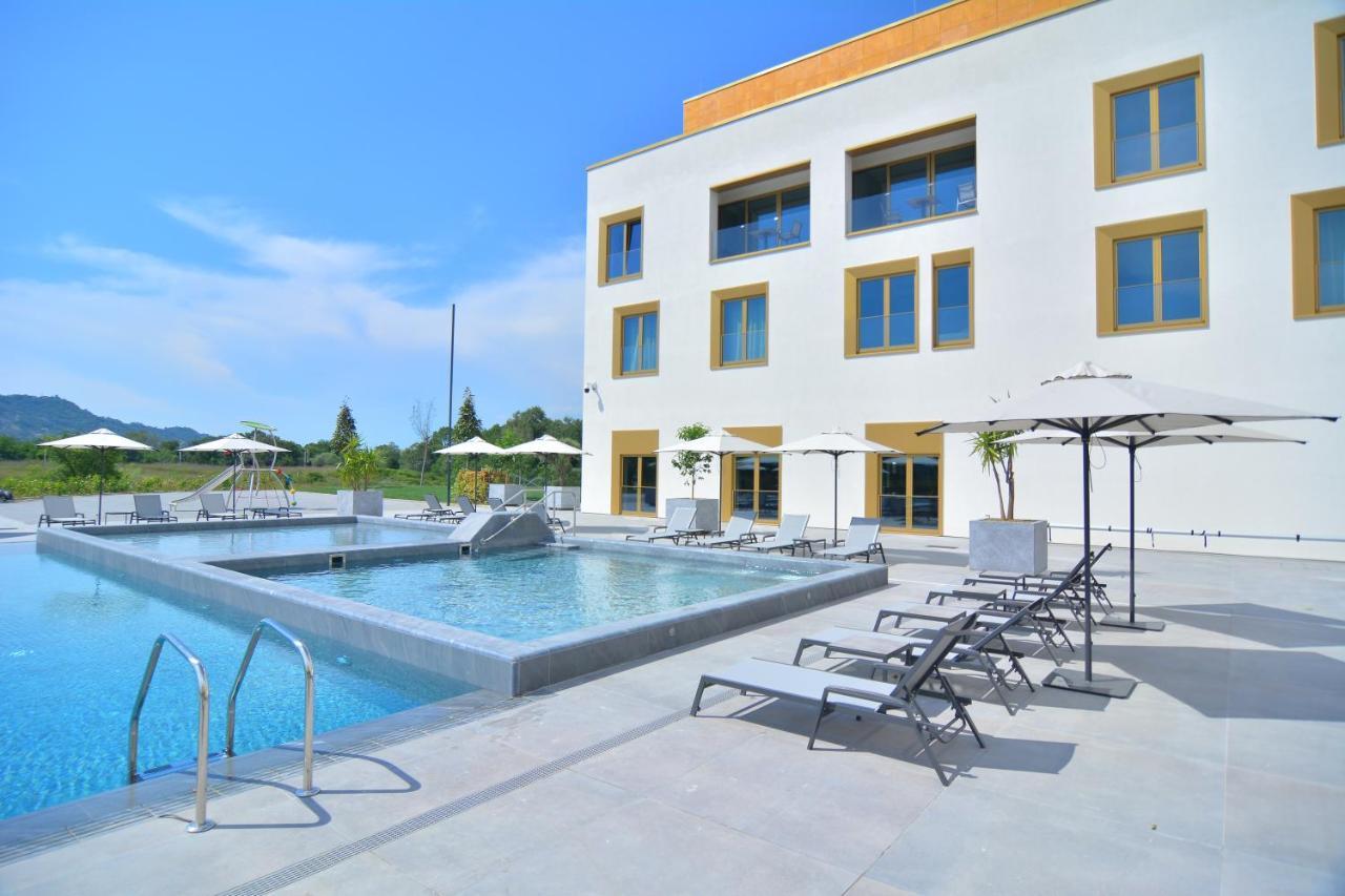 Mk Hotel Tirana Ринас Экстерьер фото The outdoor pool