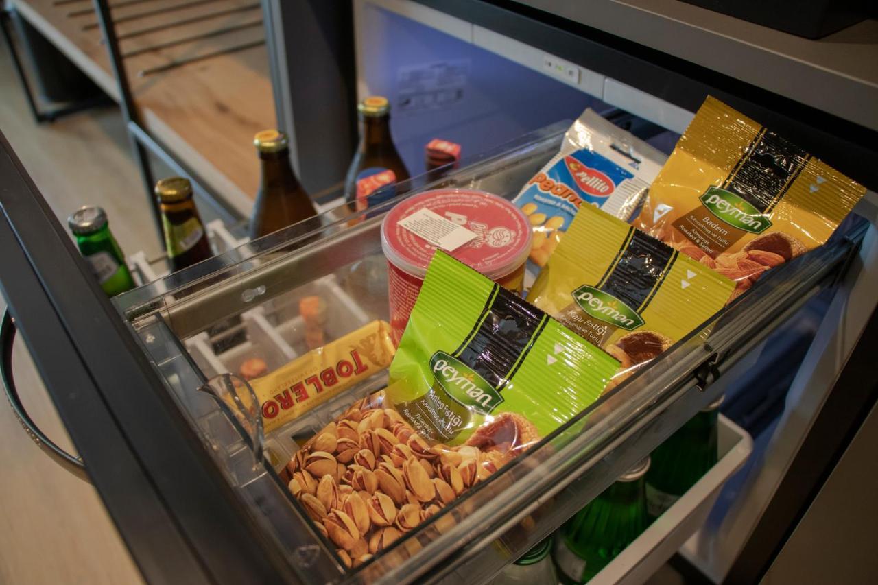 Mk Hotel Tirana Ринас Экстерьер фото A drawer in a refrigerator