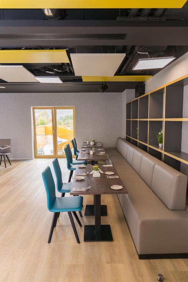 Mk Hotel Tirana Ринас Экстерьер фото Restaurant interior