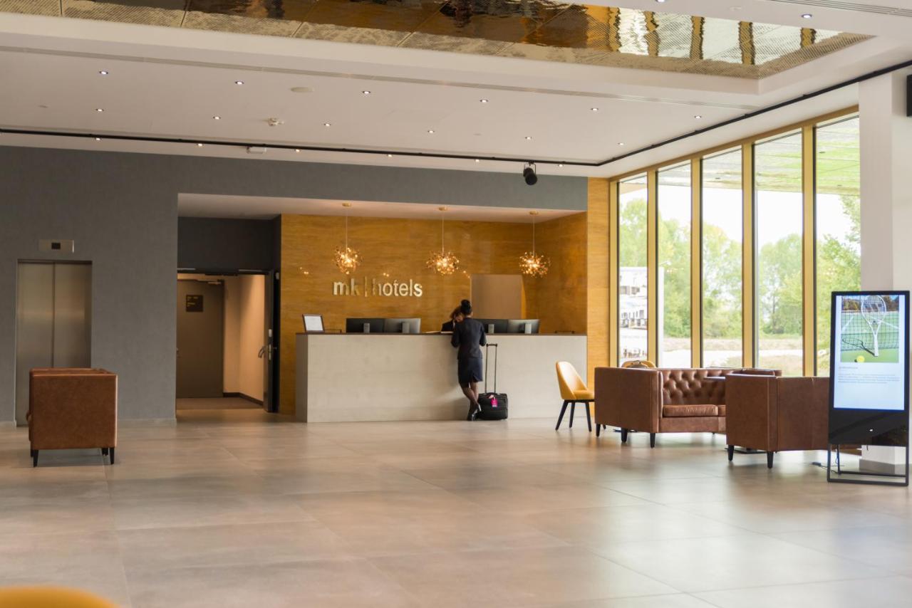Mk Hotel Tirana Ринас Экстерьер фото Lobby of M Hotel