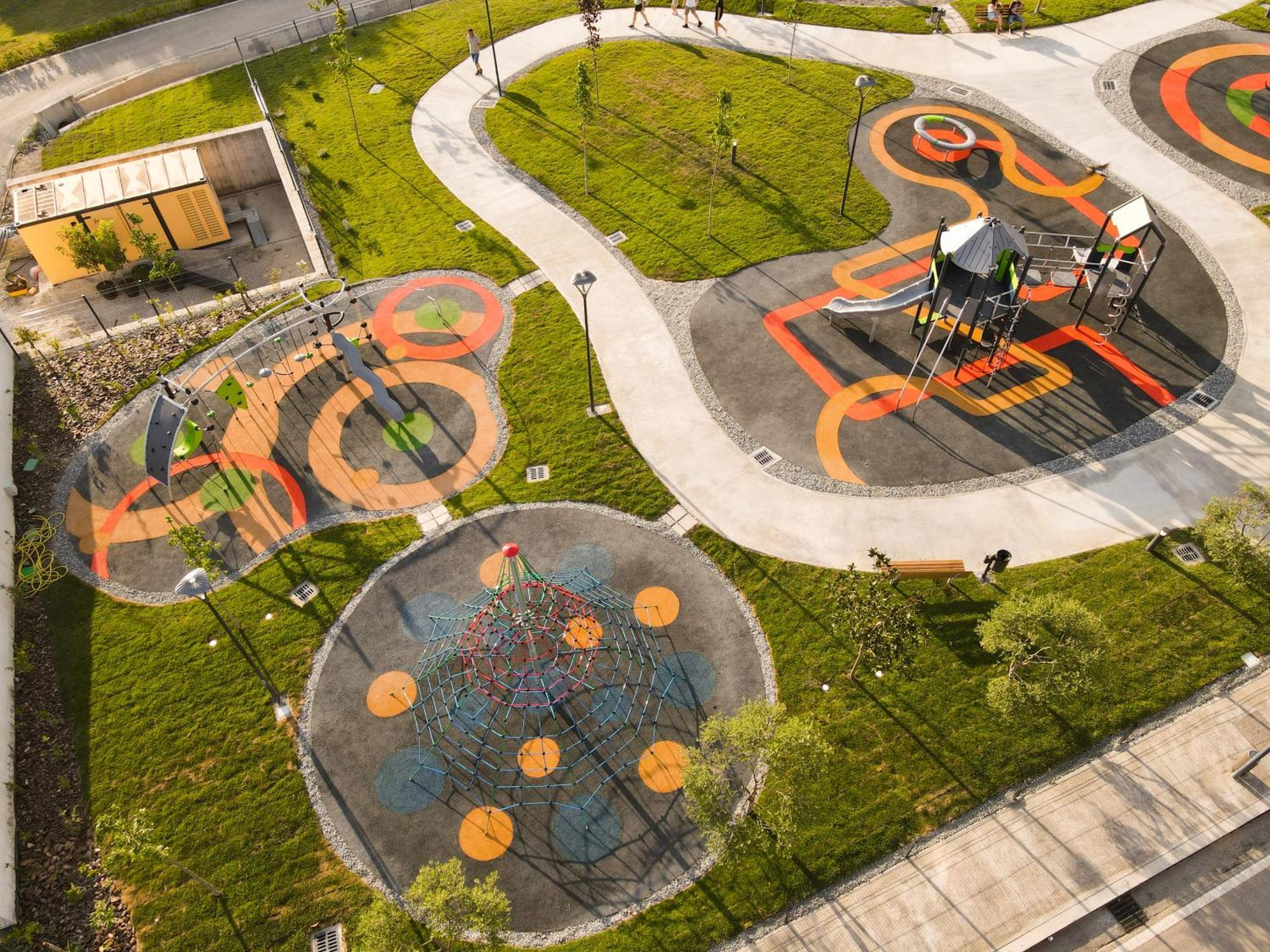 Mk Hotel Tirana Ринас Экстерьер фото Aerial view of the park